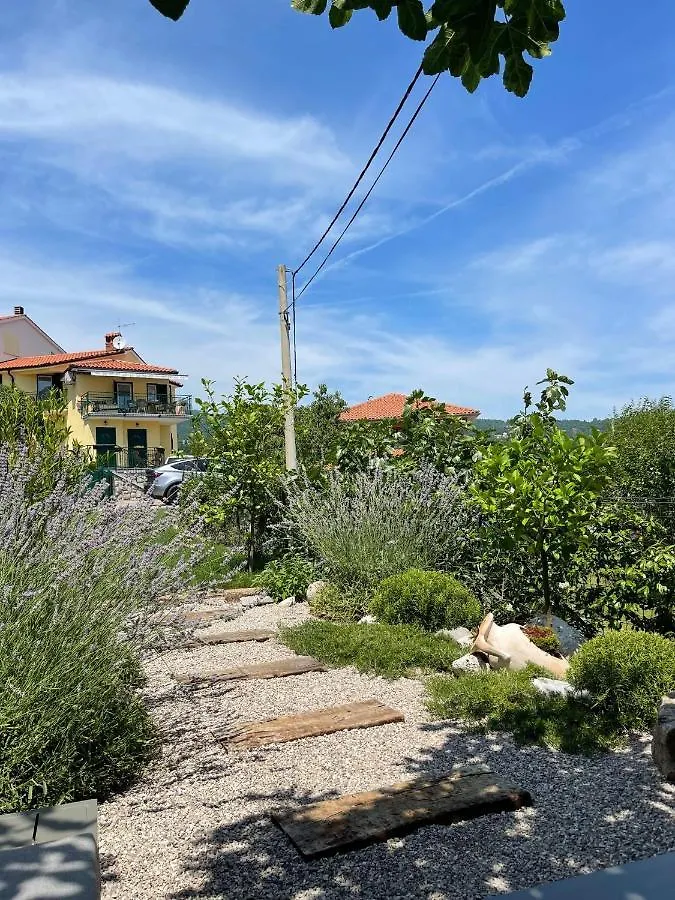 אופטיה Apartment Paola